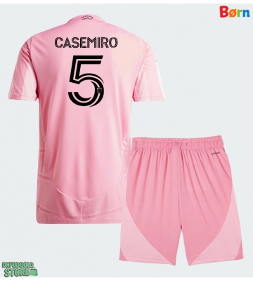 Inter Miami Casemiro #5 Replika Babytøj Hjemmebanesæt Børn 2026-27 Kortærmet (+ Korte bukser)